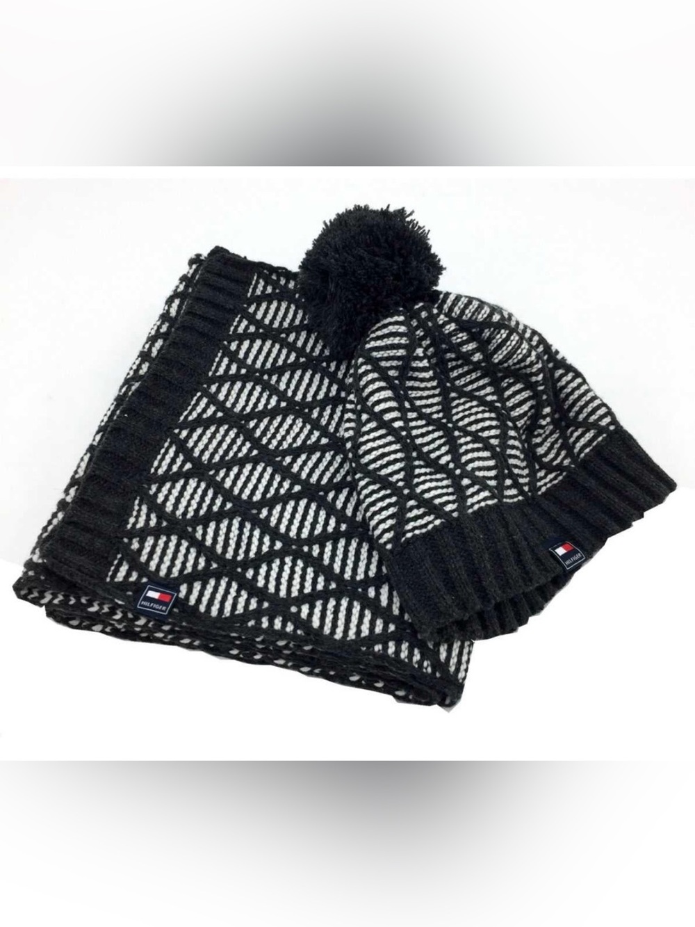 TOMMY HILFIGER Toque Hat & Matching Scarf Set Women Winter Navy White BRAND NEW